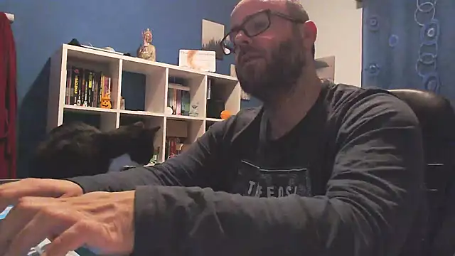 Snapshot of ravingr4d4 chatting on March 18, 11:20 pm ravingr4d4 online show from March 18, 11:20 pm