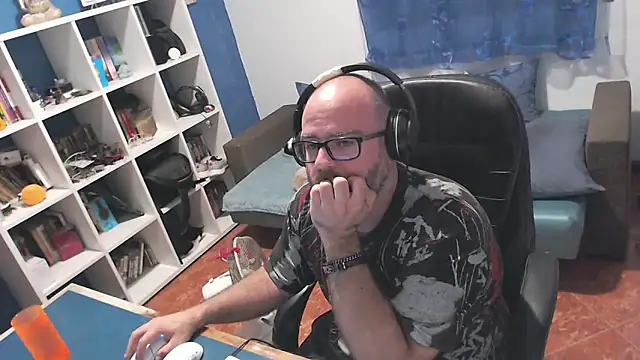 Snapshot of ravingr4d4 chatting on October 21, 9:39 pm ravingr4d4 online show from October 21, 9:39 pm