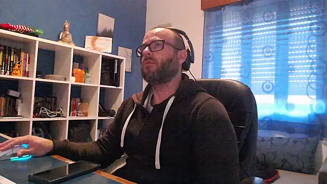 Snapshot of ravingr4d4 chatting on December 22, 4:27 pm ravingr4d4 online show from December 22, 4:27 pm