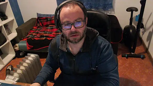 Snapshot of ravingr4d4 chatting on February 6, 9:49 pm ravingr4d4 online show from February 6, 9:49 pm