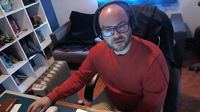 Snapshot of ravingr4d4 chatting on December 12, 3:16 pm ravingr4d4 online show from December 12, 3:16 pm