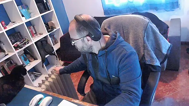 Snapshot of ravingr4d4 chatting on December 20, 9:00 am ravingr4d4 online show from December 20, 9:00 am