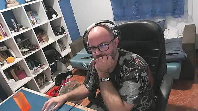 Snapshot of ravingr4d4 chatting on October 22, 10:02 pm ravingr4d4 online show from October 22, 10:02 pm