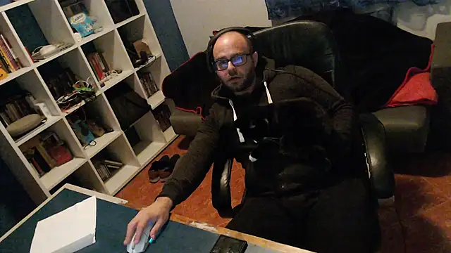 Snapshot of ravingr4d4 chatting on December 13, 11:17 pm ravingr4d4 online show from December 13, 11:17 pm