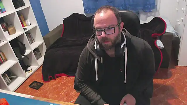 ravingr4d4 online show from December 15, 10:40 pm