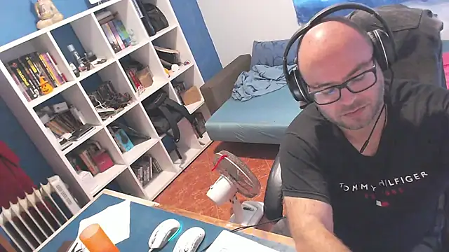 Snapshot of ravingr4d4 chatting on September 10, 1:54 pm ravingr4d4 online show from September 10, 1:54 pm