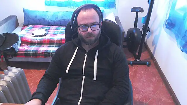 Snapshot of ravingr4d4 chatting on February 16, 2:43 pm ravingr4d4 online show from February 16, 2:43 pm