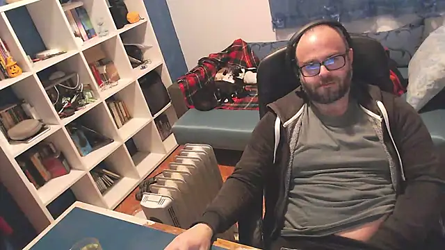 Snapshot of ravingr4d4 chatting on March 16, 9:37 pm ravingr4d4 online show from March 16, 9:37 pm