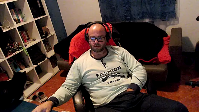 Snapshot of ravingr4d4 chatting on December 6, 11:25 pm ravingr4d4 online show from December 6, 11:25 pm