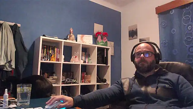 Snapshot of ravingr4d4 chatting on December 26, 9:47 pm ravingr4d4 online show from December 26, 9:47 pm
