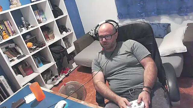Snapshot of ravingr4d4 chatting on October 12, 8:47 pm ravingr4d4 online show from October 12, 8:47 pm