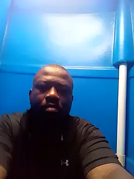 Snapshot of Robzevyrus chatting on October 27, 4:37 am Robzevyrus online show from October 27, 4:37 am