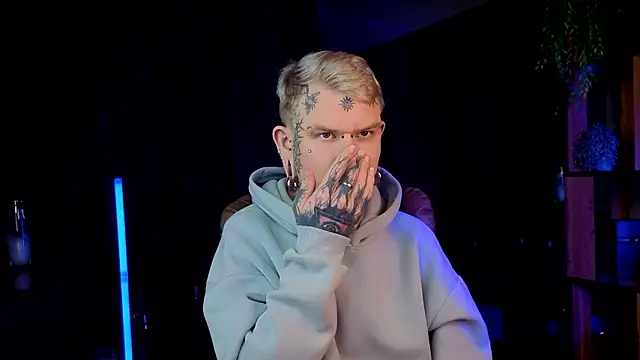  Horny Boy Hot online show from February 18, 1:31 pm