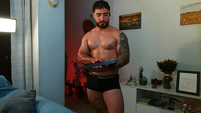 Snapshot of AndrewMartinez chatting on October 2, 12:25 am AndrewMartinez online show from October 2, 12:25 am
