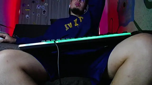 Snapshot of zacwatson_ chatting on March 4, 6:04 am zacwatson online show from March 4, 6:04 am