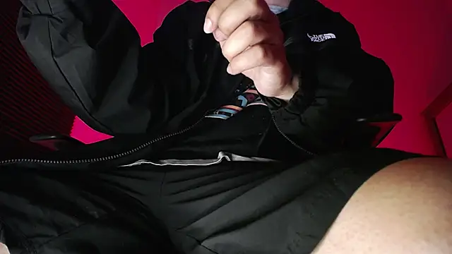 Snapshot of zacwatson_ chatting on October 27, 3:09 am zacwatson online show from October 27, 3:09 am