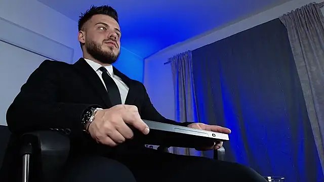 Snapshot of juliusmasters chatting on January 27, 9:33 pm juliusmasters online show from January 27, 9:33 pm