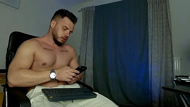 Snapshot of juliusmasters chatting on February 24, 8:25 pm juliusmasters online show from February 24, 8:25 pm