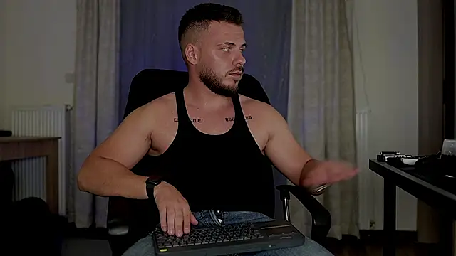 Snapshot of juliusmasters chatting on September 17, 11:06 pm juliusmasters online show from September 17, 11:06 pm