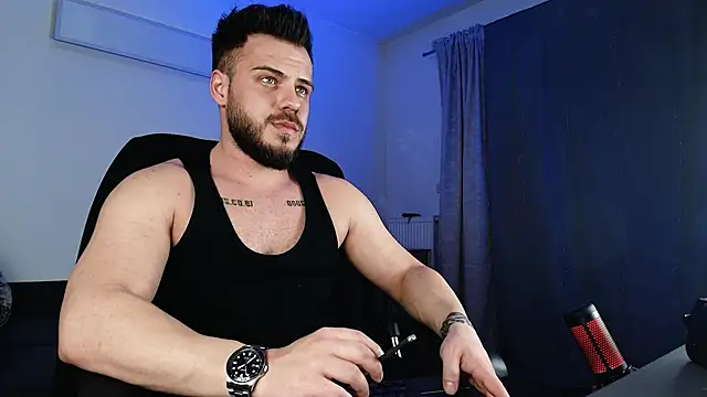 Snapshot of juliusmasters chatting on February 1, 8:26 pm juliusmasters online show from February 1, 8:26 pm