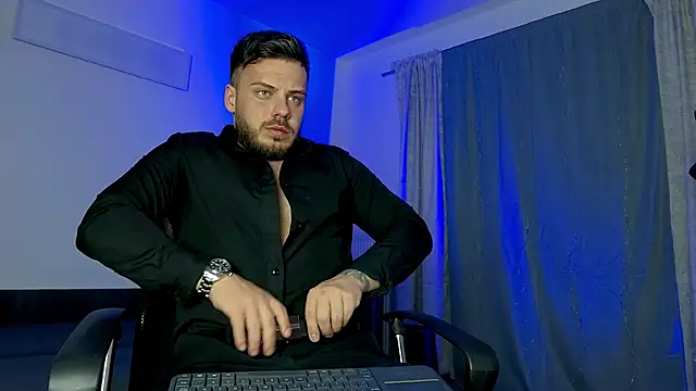 Snapshot of juliusmasters chatting on February 12, 8:18 pm juliusmasters online show from February 12, 8:18 pm
