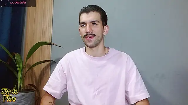 Mr WhiteCock online show from December 5, 11:12 pm