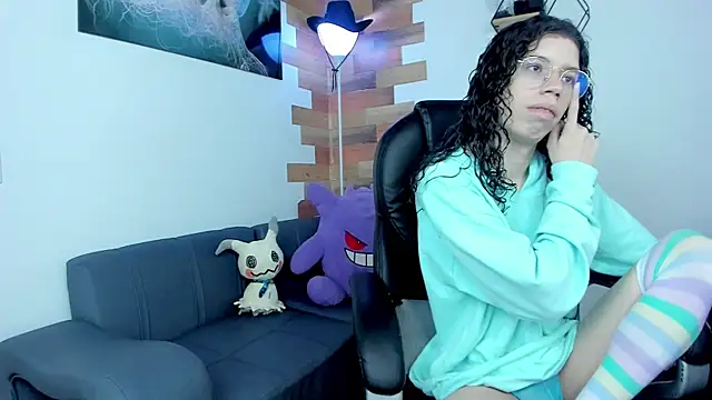 Snapshot of Angel_Dust18 chatting on February 3, 8:03 pm Angel Dust18 online show from February 3, 8:03 pm