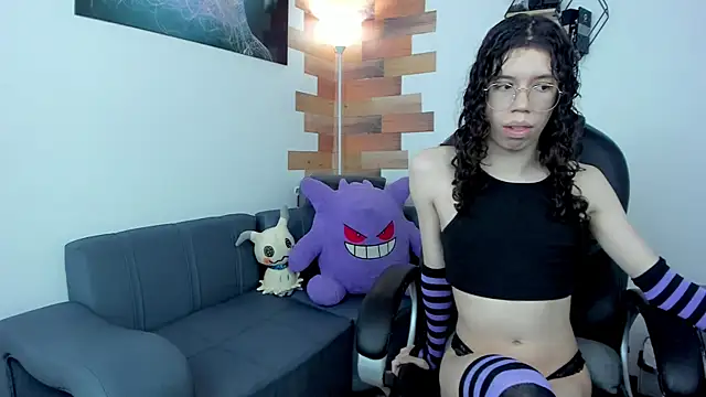 Snapshot of Angel_Dust18 chatting on February 25, 8:09 pm Angel Dust18 online show from February 25, 8:09 pm