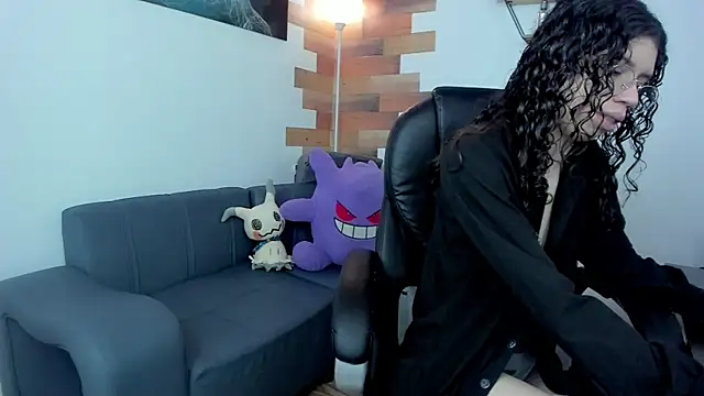Snapshot of Angel_Dust18 chatting on March 11, 8:31 pm Angel Dust18 online show from March 11, 8:31 pm