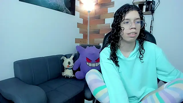 Snapshot of Angel_Dust18 chatting on February 28, 9:12 pm Angel Dust18 online show from February 28, 9:12 pm