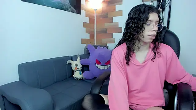 Snapshot of Angel_Dust18 chatting on March 7, 8:22 pm Angel Dust18 online show from March 7, 8:22 pm
