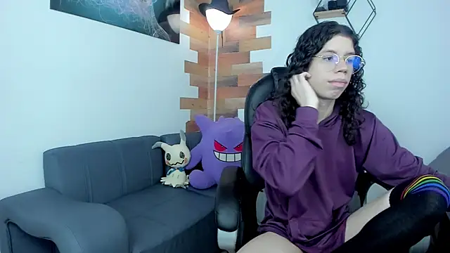 Snapshot of Angel_Dust18 chatting on February 17, 8:26 pm Angel Dust18 online show from February 17, 8:26 pm