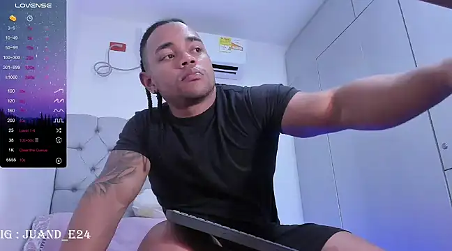 Snapshot of juande_24 chatting on January 7, 4:31 am juande 24 online show from January 7, 4:31 am