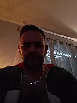 pachapeter online show from May 8, 6:30 pm