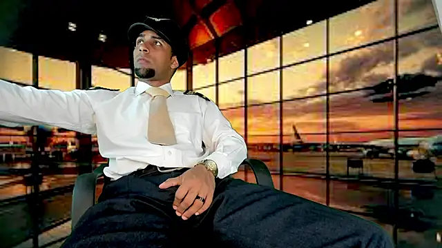 Snapshot of Paolo_johnson chatting on February 28, 3:48 am Paolo johnson online show from February 28, 3:48 am