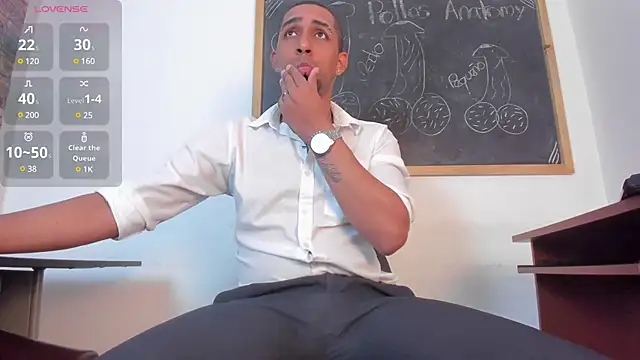 Snapshot of Paolo_johnson chatting on March 19, 11:39 am Paolo johnson online show from March 19, 11:39 am