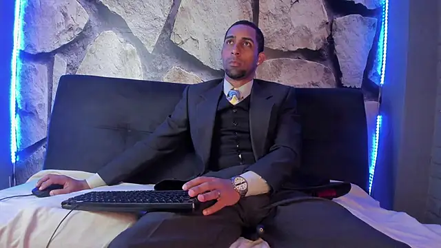Snapshot of Paolo_johnson chatting on September 22, 11:32 am Paolo johnson online show from September 22, 11:32 am
