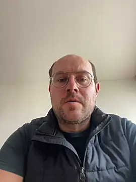 porompomperro online show from December 27, 10:55 am