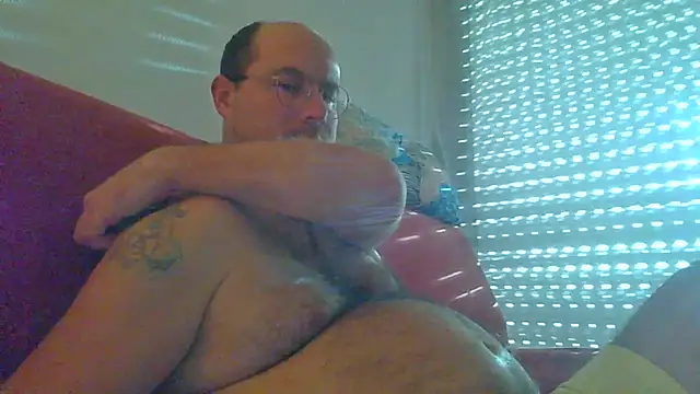 porompomperro online show from December 4, 9:51 am