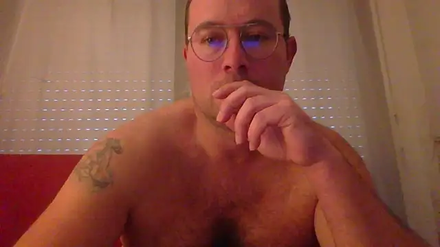 porompomperro online show from December 8, 4:18 pm
