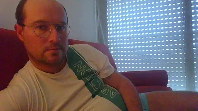 porompomperro online show from December 22, 2:06 pm