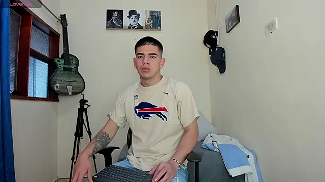 Ares Johnson online show from January 28, 2:21 pm