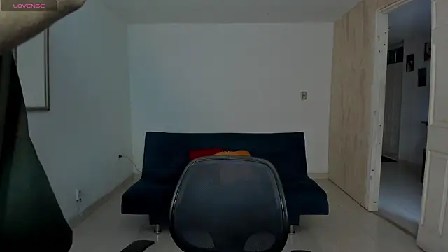 Snapshot of Ares_Johnson chatting on October 3, 3:28 pm Ares Johnson online show from October 3, 3:28 pm