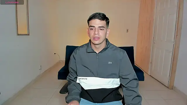 Snapshot of Ares_Johnson chatting on October 1, 12:14 am Ares Johnson online show from October 1, 12:14 am