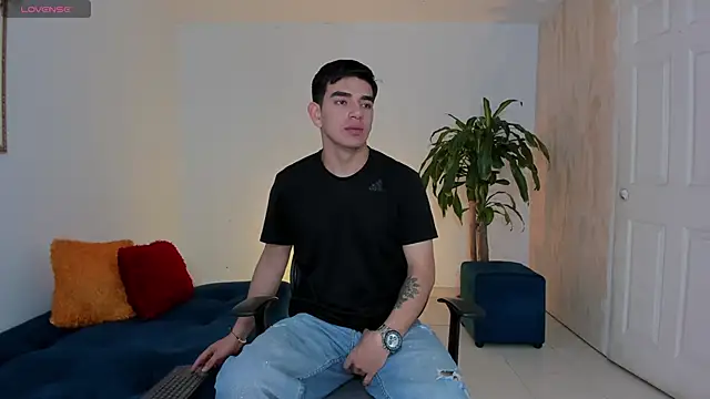 Ares Johnson online show from October 28, 1:46 pm