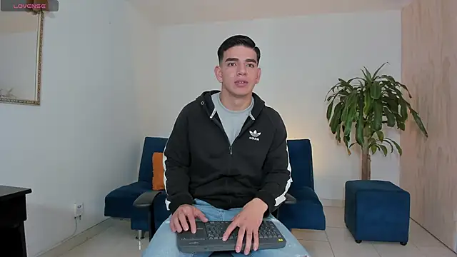 Snapshot of Ares_Johnson chatting on October 14, 3:19 pm Ares Johnson online show from October 14, 3:19 pm