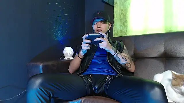 Dicaprioo  online show from May 5, 11:56 am