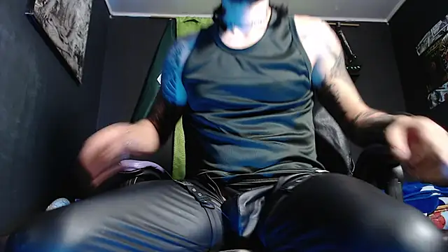 Dicaprioo  online show from April 26, 2:09 am