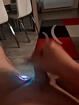 Szeltolo001 online show from April 18, 2:24 am