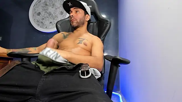 Bryan Bronx online show from December 3, 2:45 am